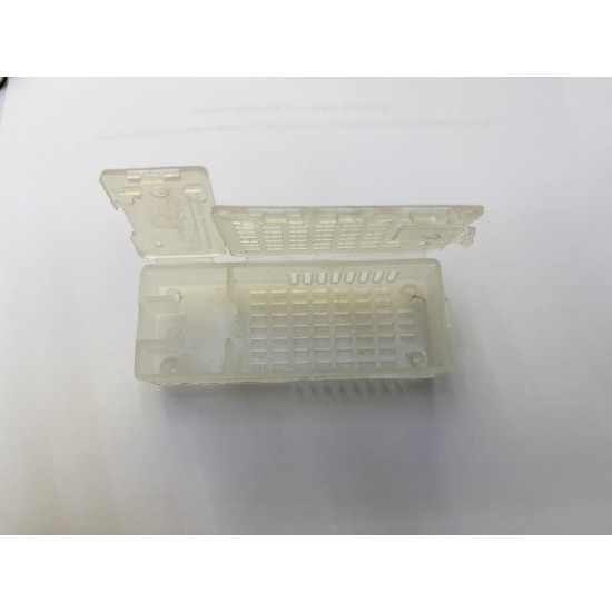 Κλουβάκι βασίλισσας με καπάκι  Κλουβάκι βασίλισσας με καπάκι