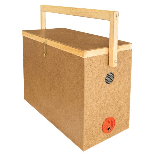 Κυψέλη 5 πλησίον με αεριζόμενο καπάκι και χερούλι ιδανικό για κουβάλημα σμήνους Κυψέλη 5 πλησίον με αεριζόμενο καπάκι και χερούλι ιδανικό για κουβάλημα σμήνους